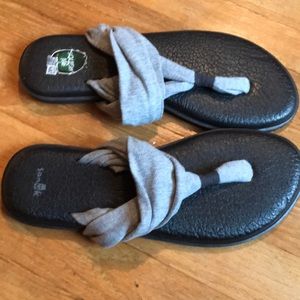 Sanuk Yoga Sling flip flops